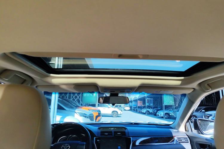 Used Toyota Camry 2015 2.0G Premier Edition
