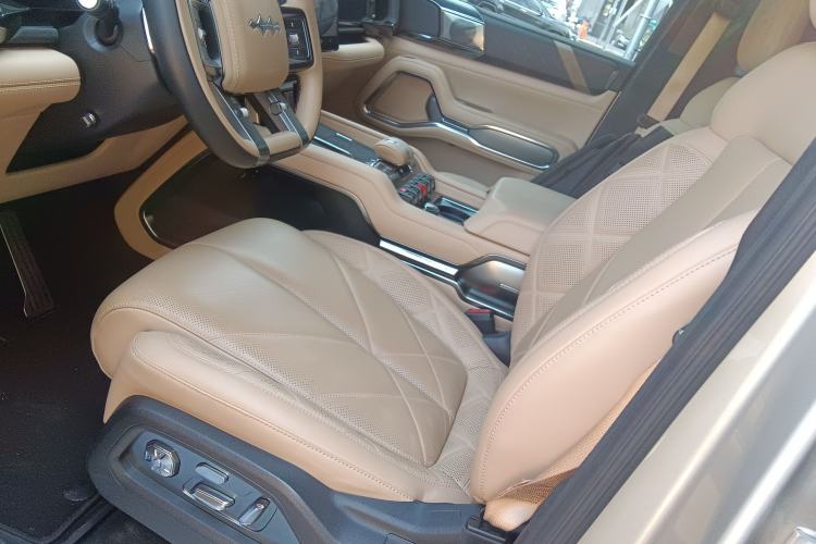 Used  Leopard 8 2025 Smart & Brave Flagship Edition 7 Seats