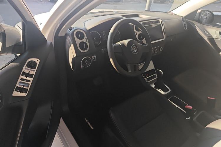 Used Volkswagen Tiguan L 2016 300TSI Automatic Two-Wheel Drive Trend Edition