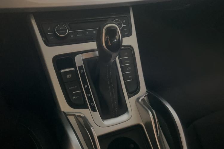 Used Geely Auto Emgrand X7 Sport 2018 1.8TD Automatic Two-Wheel Drive Smart Connect 4G Internet Edition
