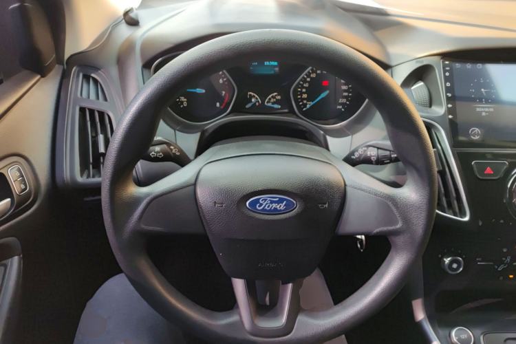 Used Ford Focus 2017 Hatchback 1.6L Automatic Comfort Plus SmartDrive Edition
