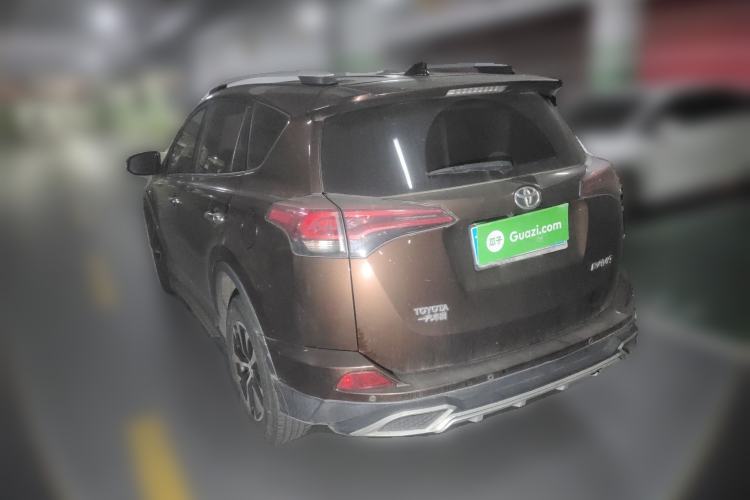 Used Toyota RAV4 2016 2.0L CVT Two-Wheel Drive Fashion Edition China V Standard
