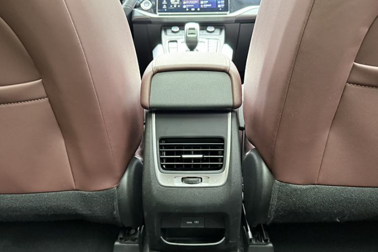 Used Geely Auto Emgrand X7 Sport 2022 1.8TD DCT Zhiya Trim
