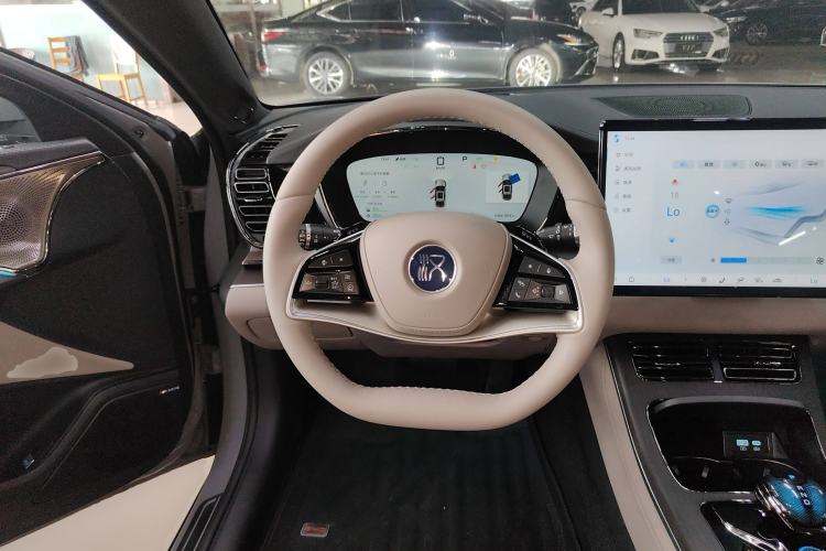 Used BYD Han 2025 DM-i Intelligent Driving Edition 125KM LiDAR Flagship Model
