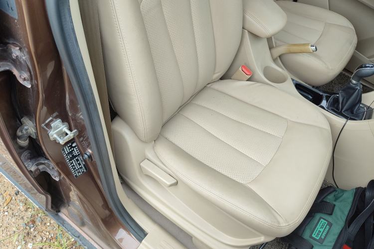 Used Baojun 730 2016 1.5L Manual Comfort Version 7 Seats China V Emission Standard
