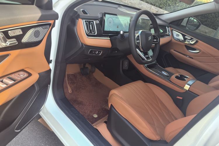 Used  Shanhai L7 2024 1.5T 120km ULTRA 7-Seater
