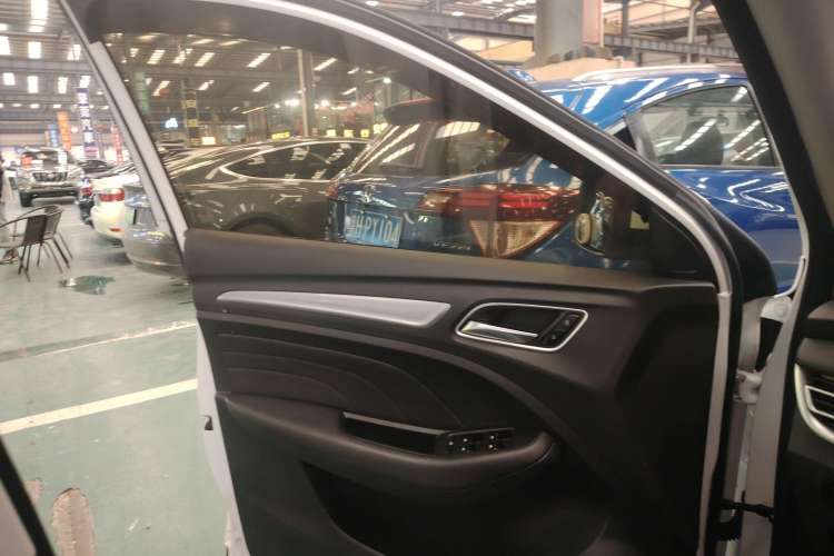 Used Roewe RX3 2020 1.6L CVT 4G Connected Ultra-Cool Flagship Edition
