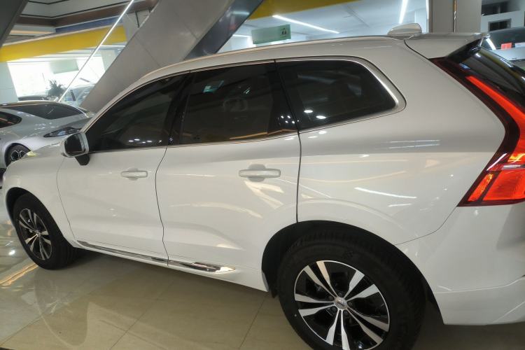 Used Volvo XC60 2023 B5 4x4 Smart Luxury Edition

