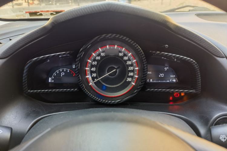 Used Mazda Mazda 3 Axela 2014 Sedan 1.5L Automatic Luxury Model
