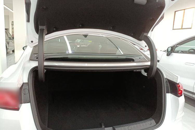 Used BYD Qin L 2025 DM-i Smart Drive 120KM Superior Model
