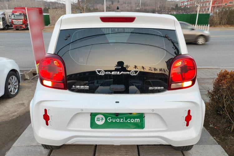 Used Roewe Clever 2021 302 km New Four-Seater Super-Efficient Version
