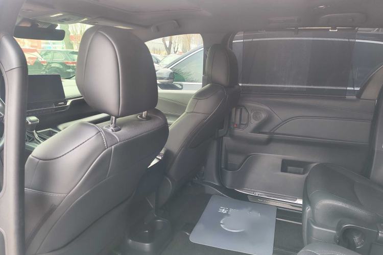 Used Toyota Sienna 2024 2.5L Hybrid Four-Wheel Drive Prestige Edition
