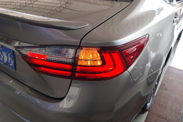 Used Lexus ES 2015 300h Comfort Edition