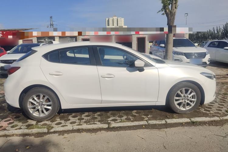 Used Mazda Mazda 3 Axela 2017 Hatchback 1.5L Automatic Comfort Model Emission Standard China V
