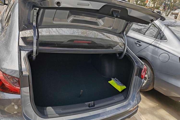 Used Roewe i5 2023 1.5L CVT Luxury Edition
