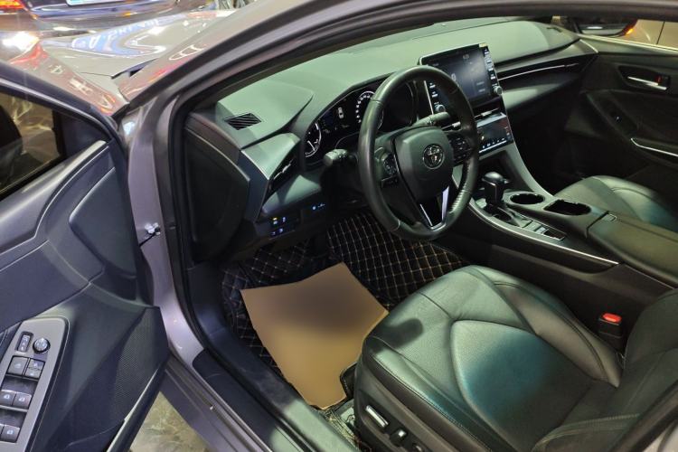 Used Toyota Avalon 2019 Dual-Engine 2.5L Luxury Edition China VI Standard