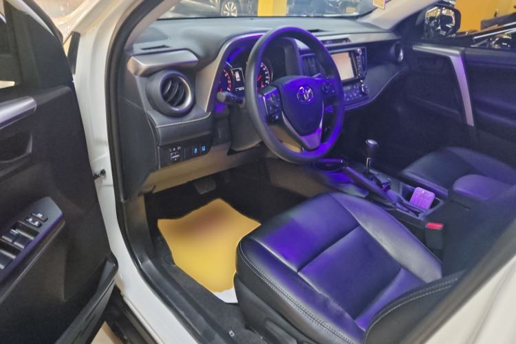 Used Toyota RAV4 2019 2.0L CVT Two-Wheel Drive Fashion X Limited Edition China V Standard
