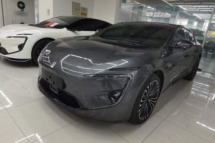 Used  12 2025 Ultra Extended-Range Edition
