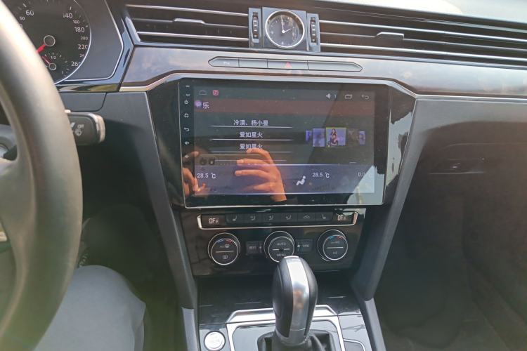 Used Volkswagen Magotan 2017 330TSI DSG Luxury Model
