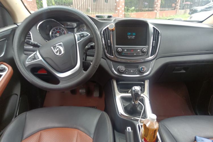 Used Baojun 560 2015 1.8L Manual Elite Model