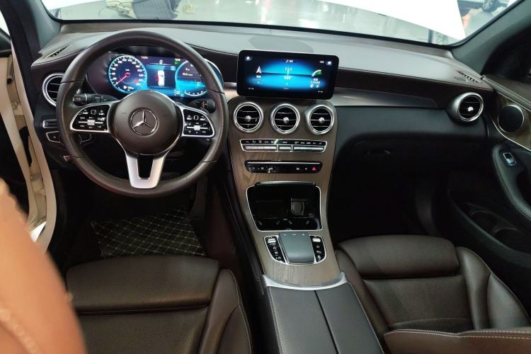 Used Mercedes-Benz GLC 2020 Facelift GLC 260 L 4MATIC Luxury Edition
