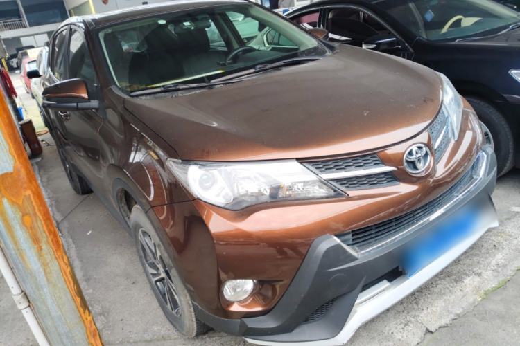 Used Toyota RAV4 2015 2.0L CVT Two-Wheel Drive Fashion Edition