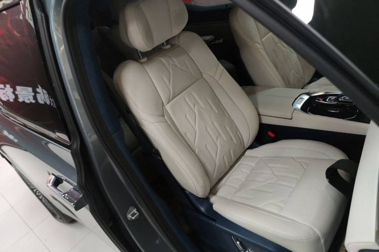 Used Zeekr 009 2024 Six-Seat Executive Version 4WD 108 kWh
