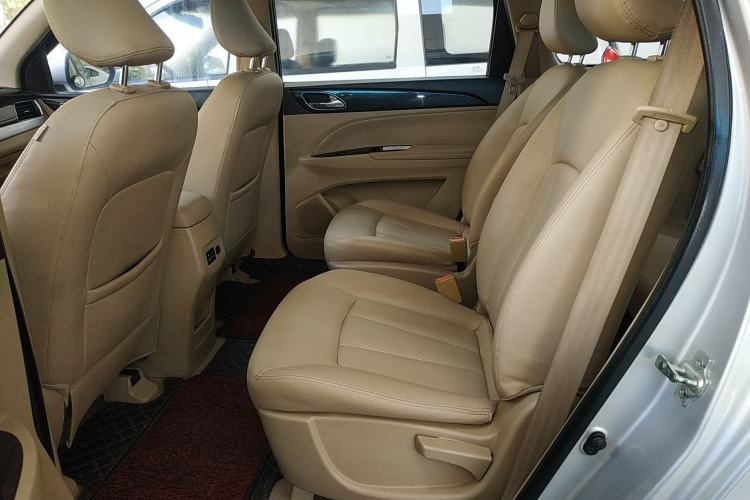 Used Baojun 730 2016 1.5L Manual Comfort Version 7 Seats China V Emission Standard