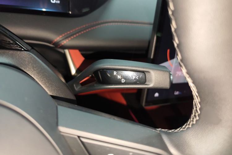 Used  SU7 2024 Rear-Drive Ultra-Long Range Advanced Pro-Level Intelligent Driving Version
