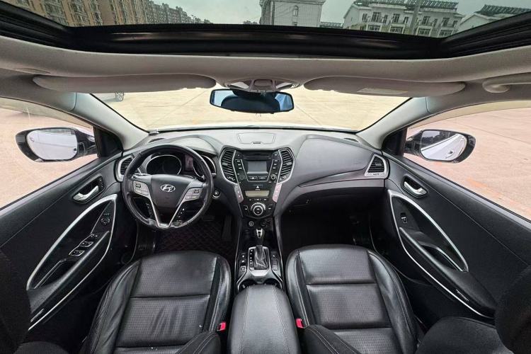 Used Hyundai Santa Fe 2013 2.4L Automatic 4x4 Prestige Edition
