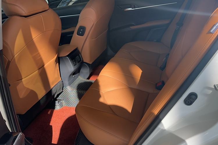 Used Toyota Camry 2021 2.0G Luxury Edition
