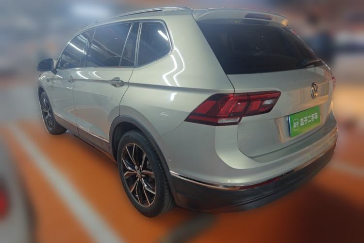 Used Volkswagen Tiguan L 2019 330TSI Automatic Two-Wheel Drive Smart Luxury Version China VI Standard
