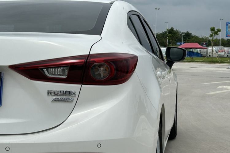 Used Mazda Mazda 3 Axela 2017 Sedan 1.5L Automatic Luxury Model China VI Standard
