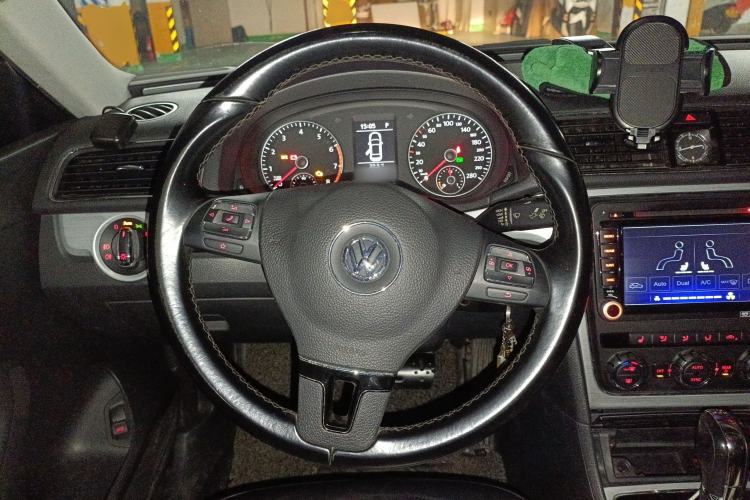 Used Volkswagen Passat 2014 1.8TSI DSG Luxury Edition
