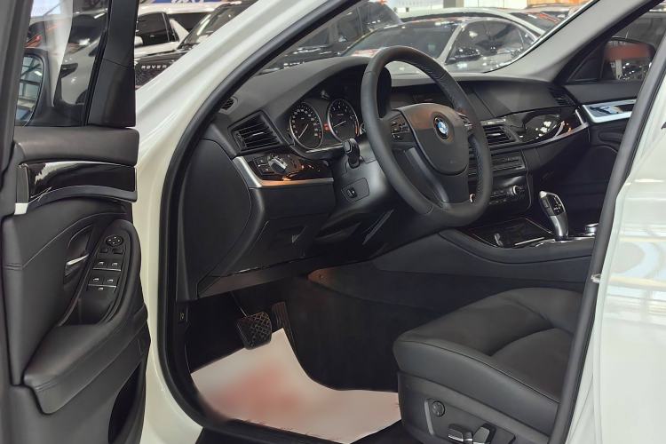 Used BMW 5 Series 2013 525Li Leading Model