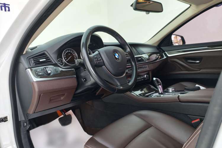 Used BMW 5 Series 2014 525Li Luxury Design Package

