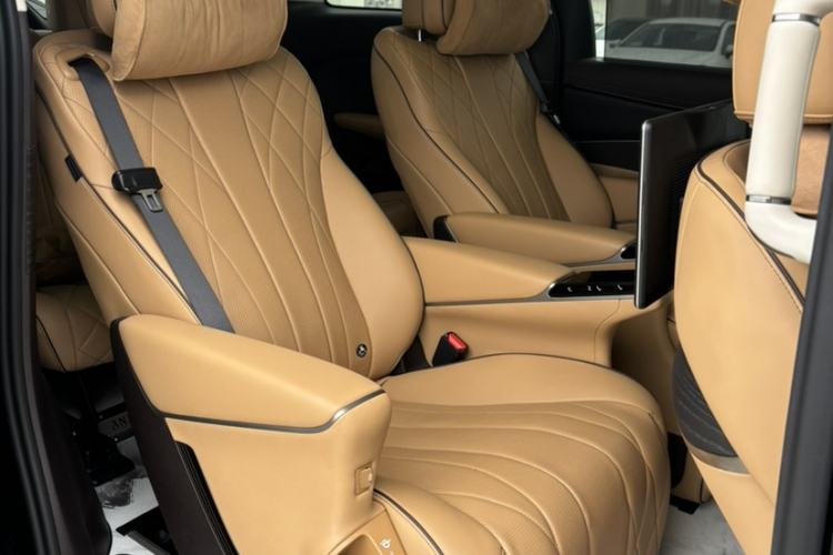 Used Denza D9 2024 DM-i 980 Four-Wheel Drive Flagship Model