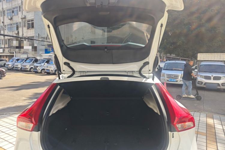 Used Volvo V40 2016 T3 Zhiyi Edition
