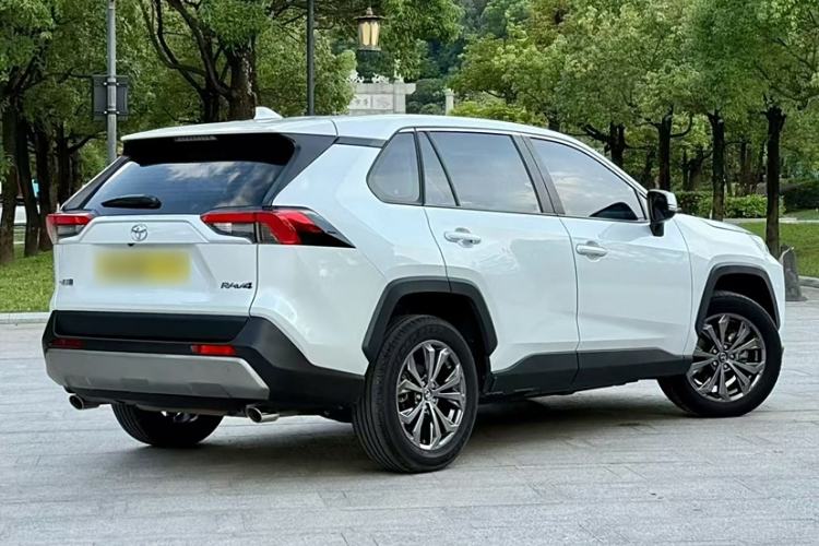 Used Toyota RAV4 2023 2.0L CVT Two-Wheel Drive Fashion Edition
