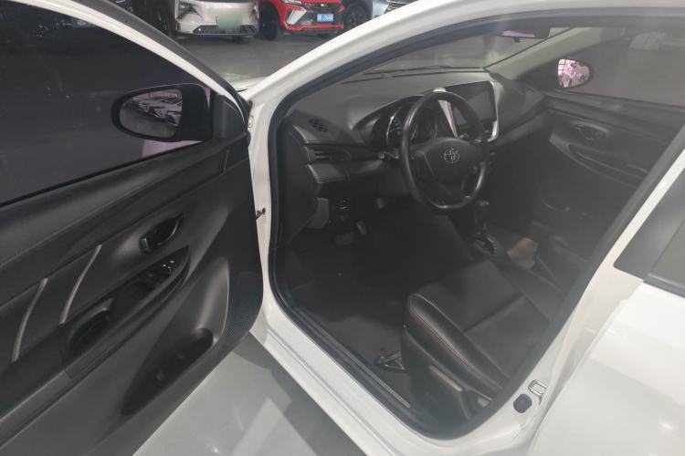 Used Toyota YARiS L 2016 Revised 1.5E CVT Charming Edition