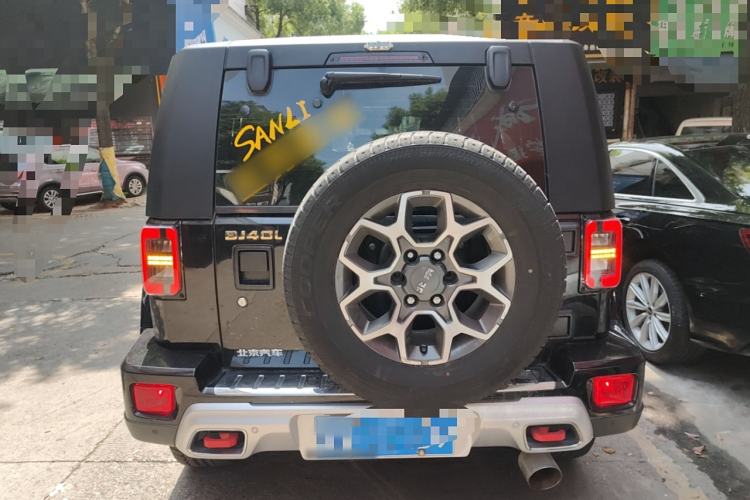 Used Beijing Auto BJ40 2019 PLUS 2.3T Automatic Four-Wheel Drive Premium Edition China VI
