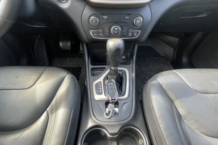 Used  Cherokee 2017 2.0L Superior Edition
