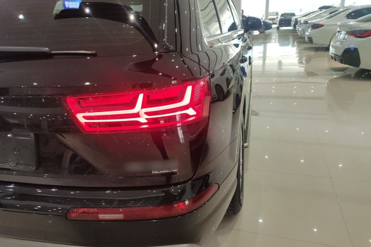 Used Audi Q7 2018 40 TFSI Comfort Model