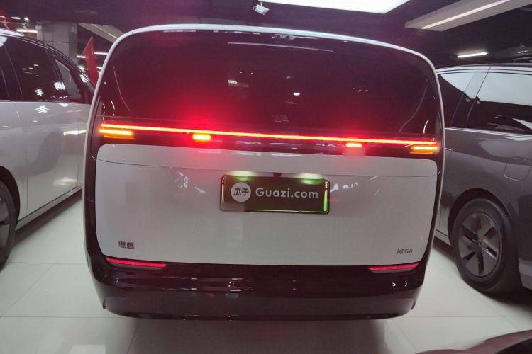Used Li Auto MEGA 2024 Ultra Model
