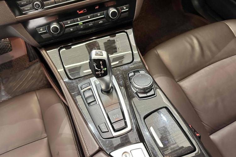 Used BMW 5 Series 2014 525Li Luxury Design Package
