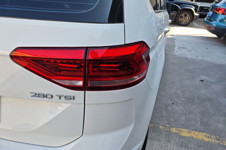 Used Volkswagen Touran 2021 Touran L 280TSI DSG Comfort Edition 7 Seats
