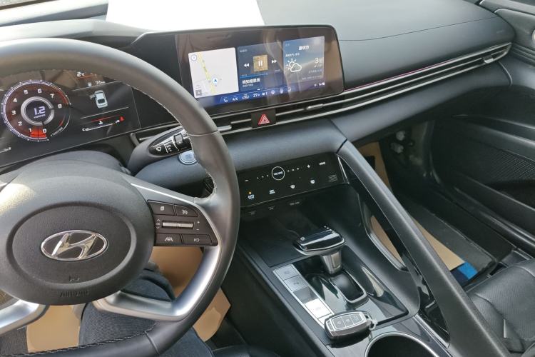 Used Hyundai Elantra 2021 1.5L CVT LUX Prestige Edition
