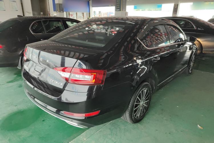 Used Skoda Octavia 2019 1.5L Automatic Smart Drive Luxury Edition China VI Standard