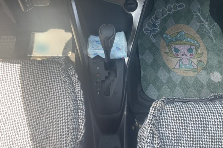 Used Toyota YARiS L 2015 1.5E Automatic Charm Edition
