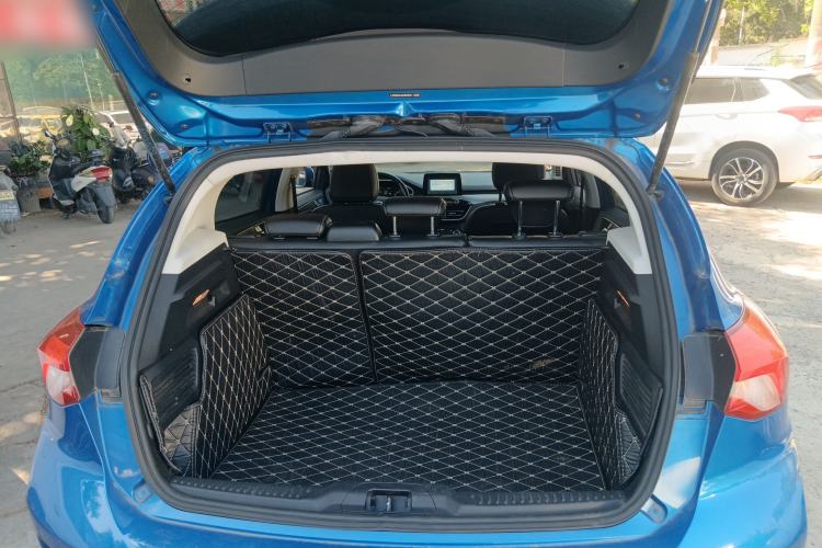 Used Ford Focus 2019 Hatchback EcoBoost 180 Automatic Trendy Model
